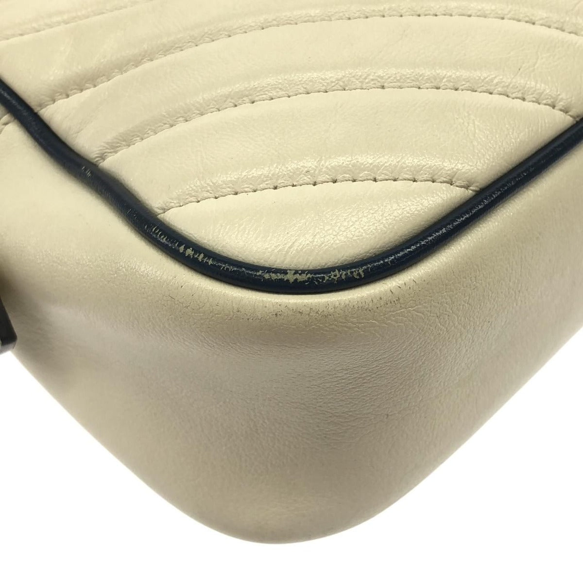 Gucci GG Marmont Shoulder Bag — view 3