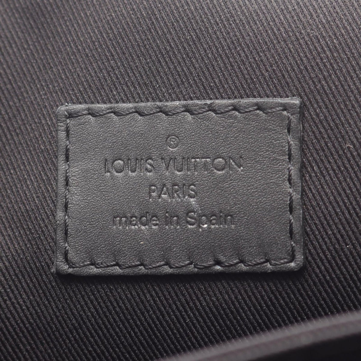 Louis Vuitton Shoulder Bag District PM Cosmos Leather Navy — view 4