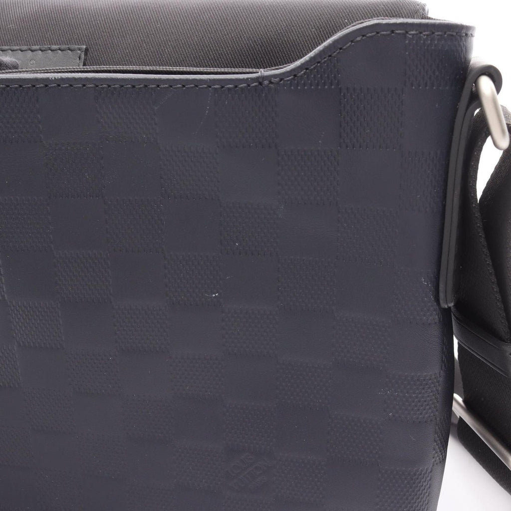 Louis Vuitton Shoulder Bag District PM Cosmos Leather Navy — view 6