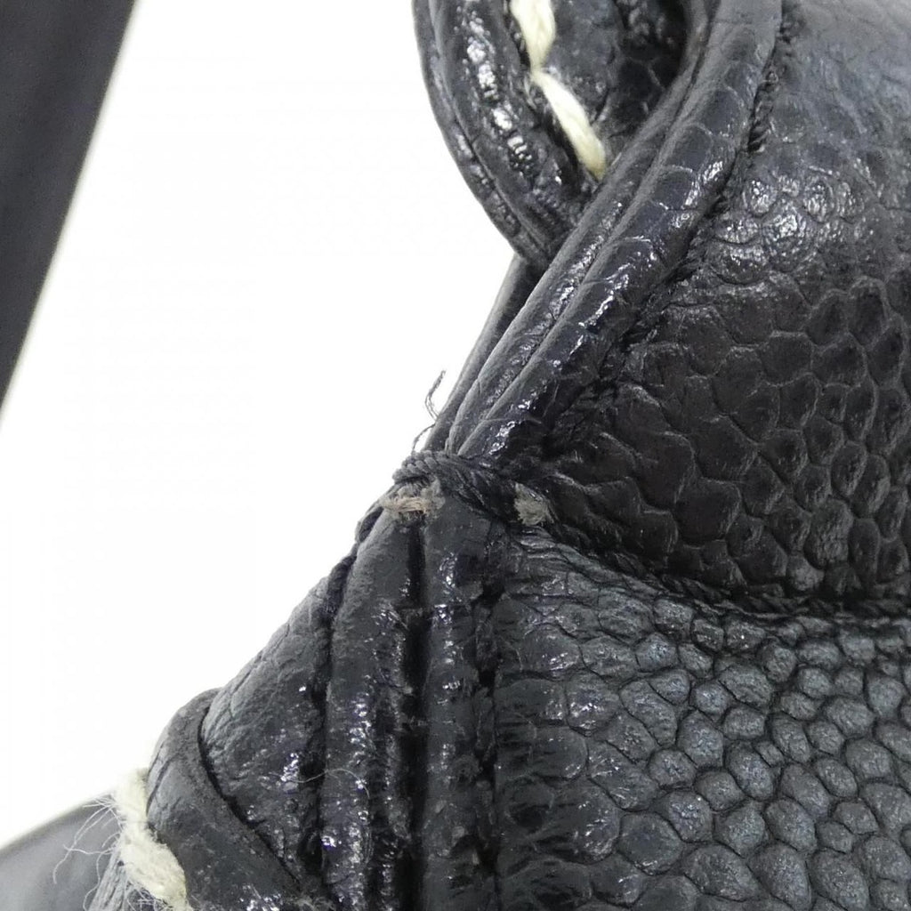 Chanel Vintage Shoulder Bag — view 4