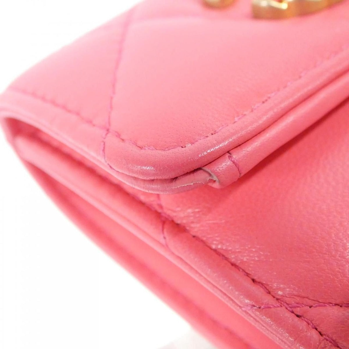 Chanel 19 Pink Mat — view 4