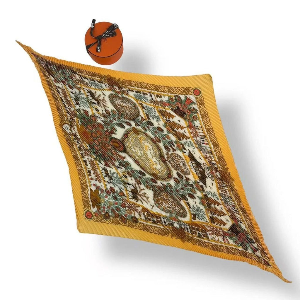 Hermes Scarf Pleated Silk Decoupages Paper Cutting Yellow