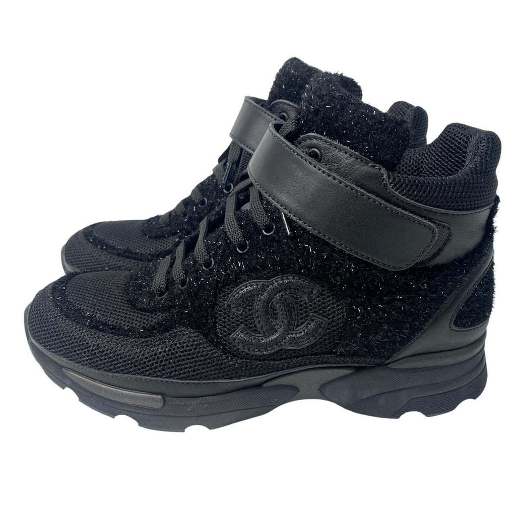 Chanel High Cut Sneakers Omnibus 35 — view 3