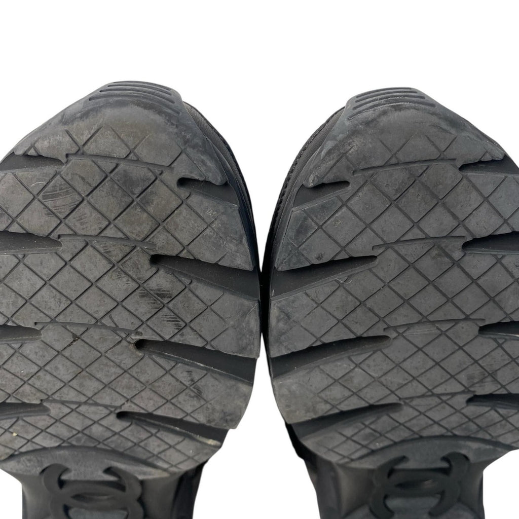 Chanel High Cut Sneakers Omnibus 35 — view 6