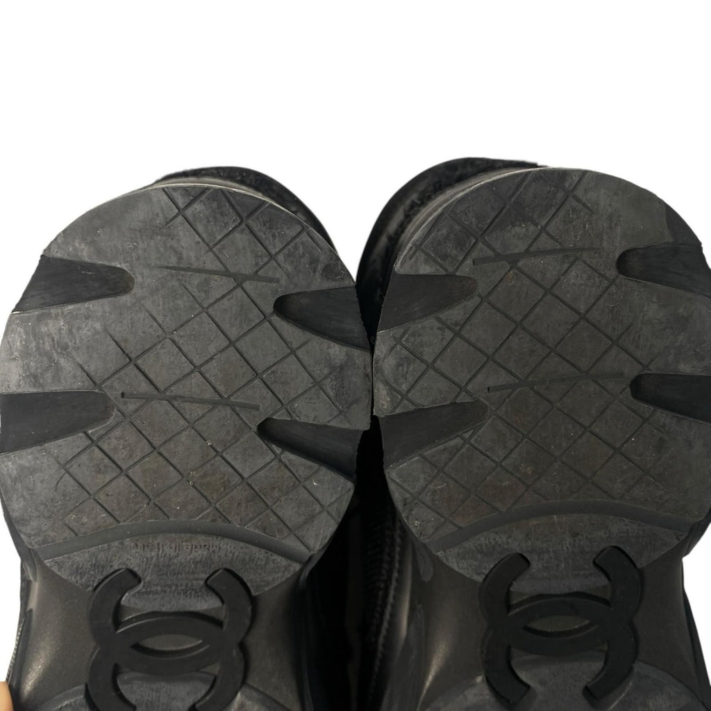 Chanel High Cut Sneakers Omnibus 35 — view 7