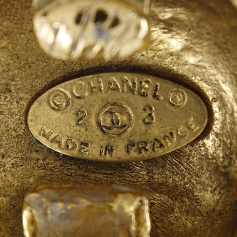 Chanel Coco Mark Vintage Gold Plated 23 37 g Earrings — view 8