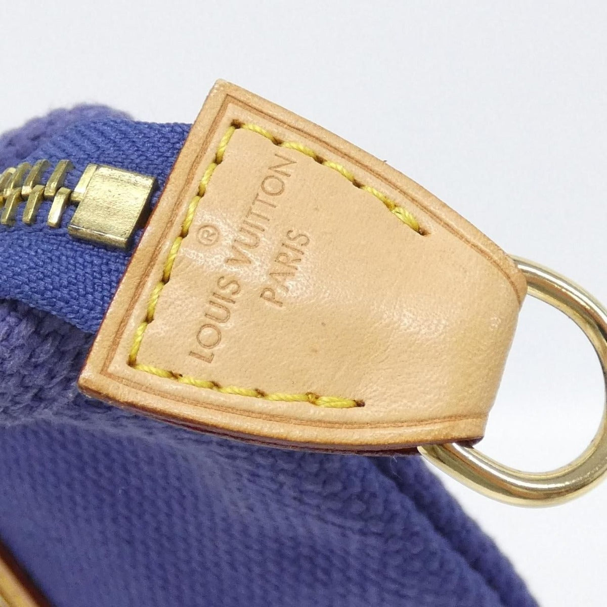 Louis Vuitton Antigua Pochette Pratt Bag — view 5