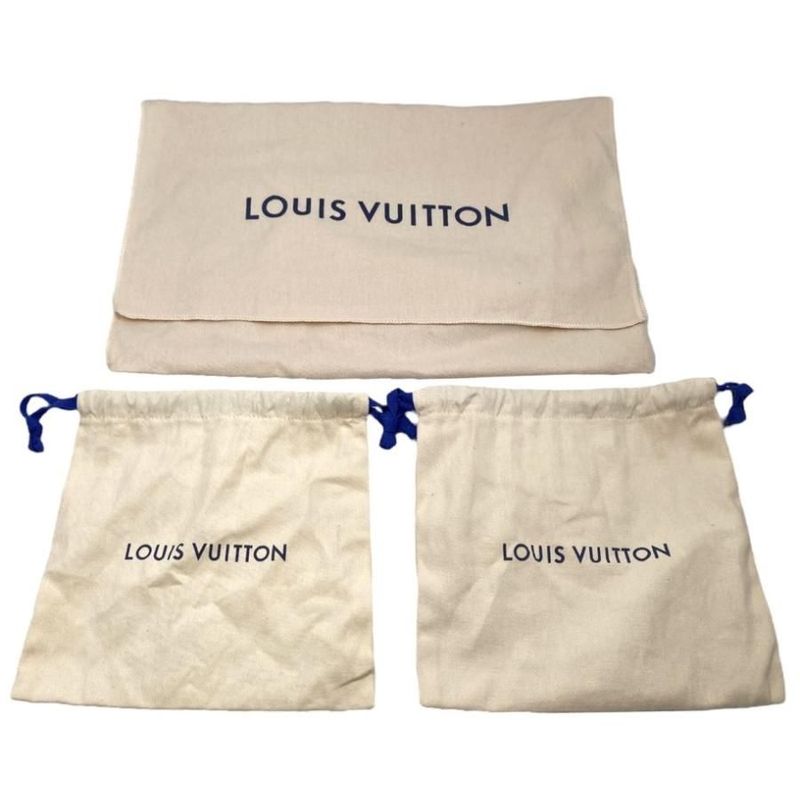 Louis Vuitton Twist MM Epi Noir Black Handbag with Strap Box and Storage — view 9