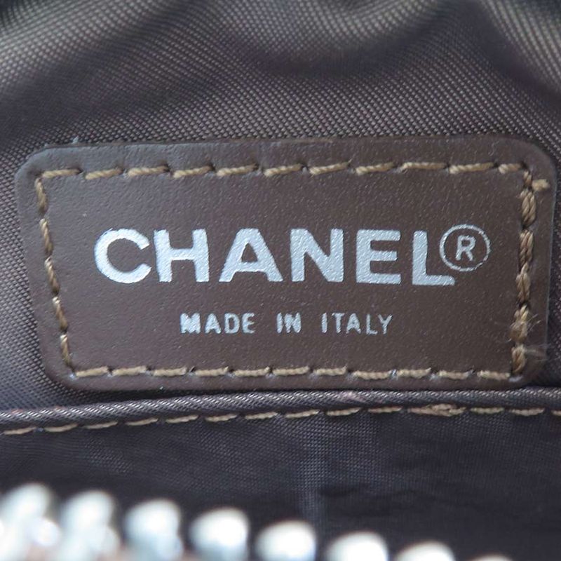 Chanel Pouch Clutch Bag New Travel Line — view 9
