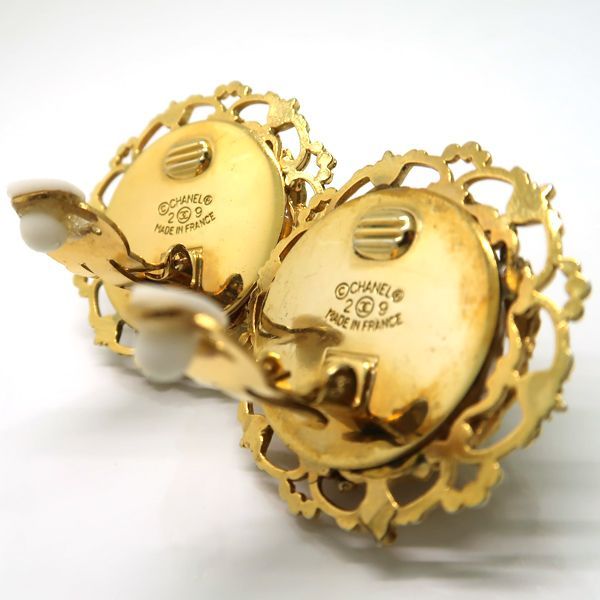 Chanel Earrings 29 Engraved Vintage Coco Mark GP Faux Pearl Round — view 9