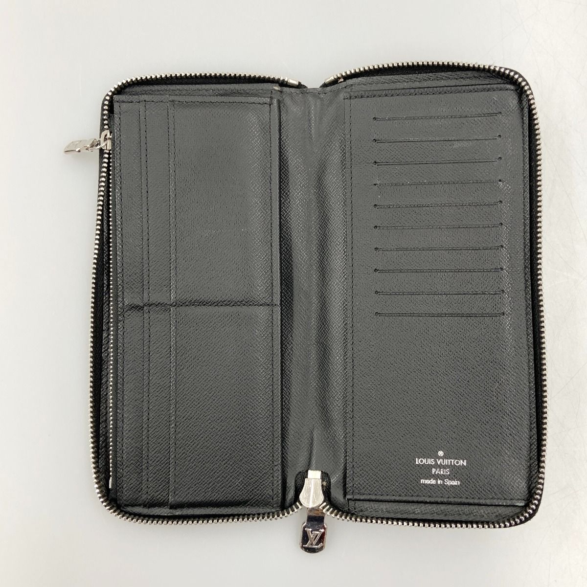 Louis Vuitton Taiga Zippy Wallet Vertical Round Zipper Long — view 5