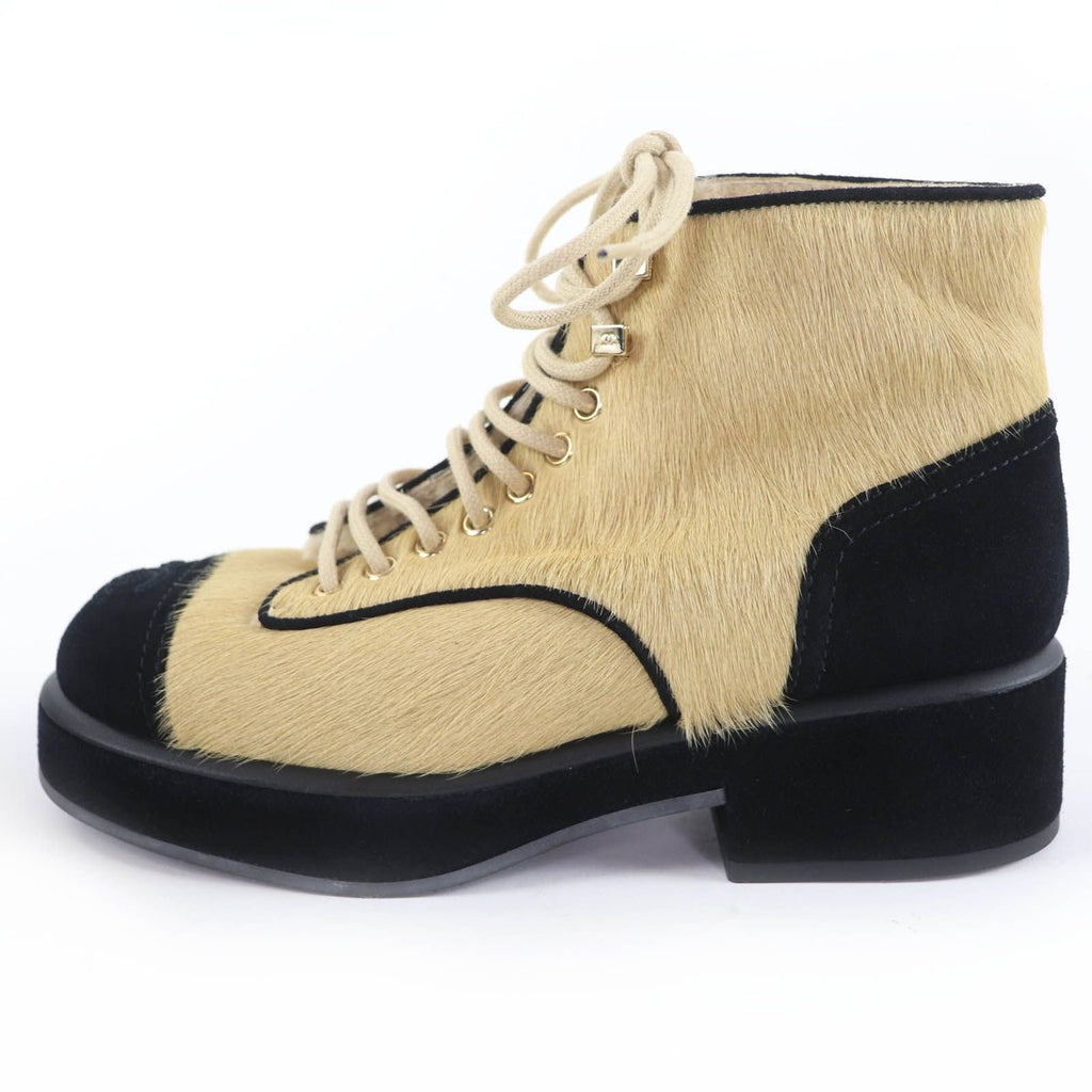 Chanel CC Logo Halaco Suede Leather Short Boots Beige Black 36 — view 4