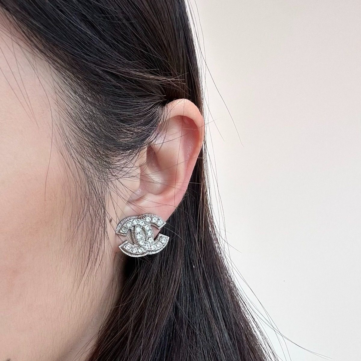 Chanel Earrings Rhinestone Gold — view 7