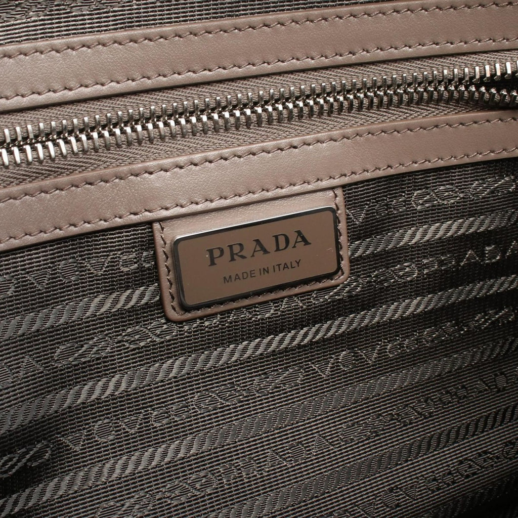 Prada Shoulder Bag Vitello Daino Gray Leather Trick — view 4