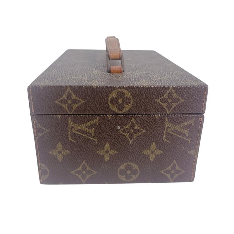 Louis Vuitton Vintage Mini Trunk Boite A Tout — view 3