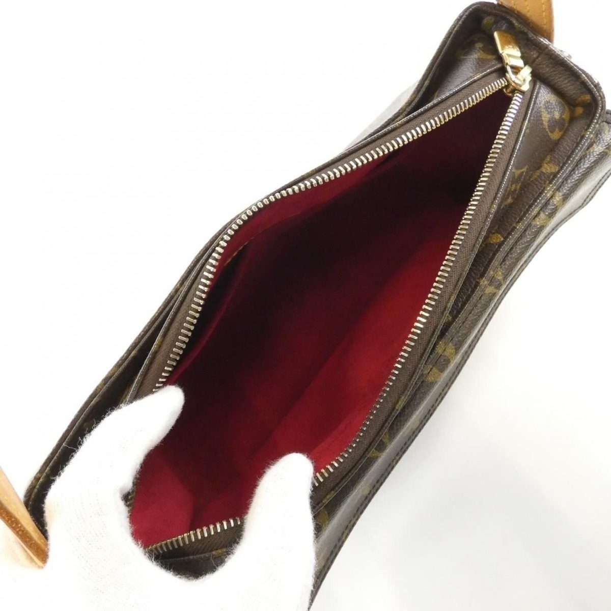 Louis Vuitton Monogram Viva-Cite MM Shoulder Bag — view 9