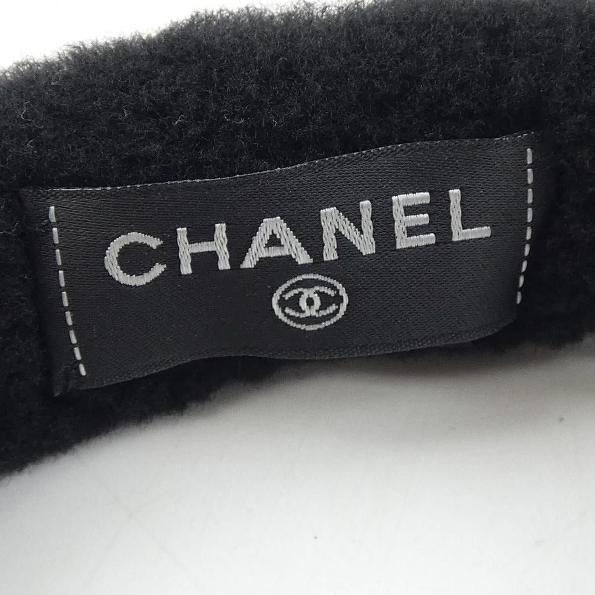 Chanel Ear Muffs Lambskin Black — view 3