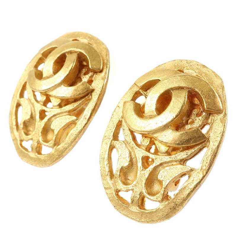 Chanel Oval Vintage Gold Plated 95 a 9.47 g Earrings — view 4