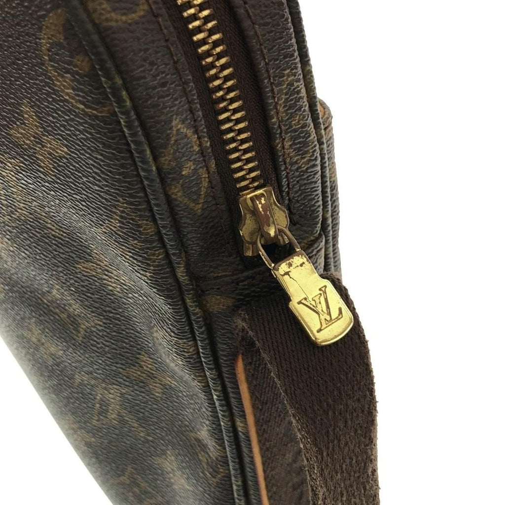 Louis Vuitton Monogram Trotteur Boble Shoulder Bag — view 4