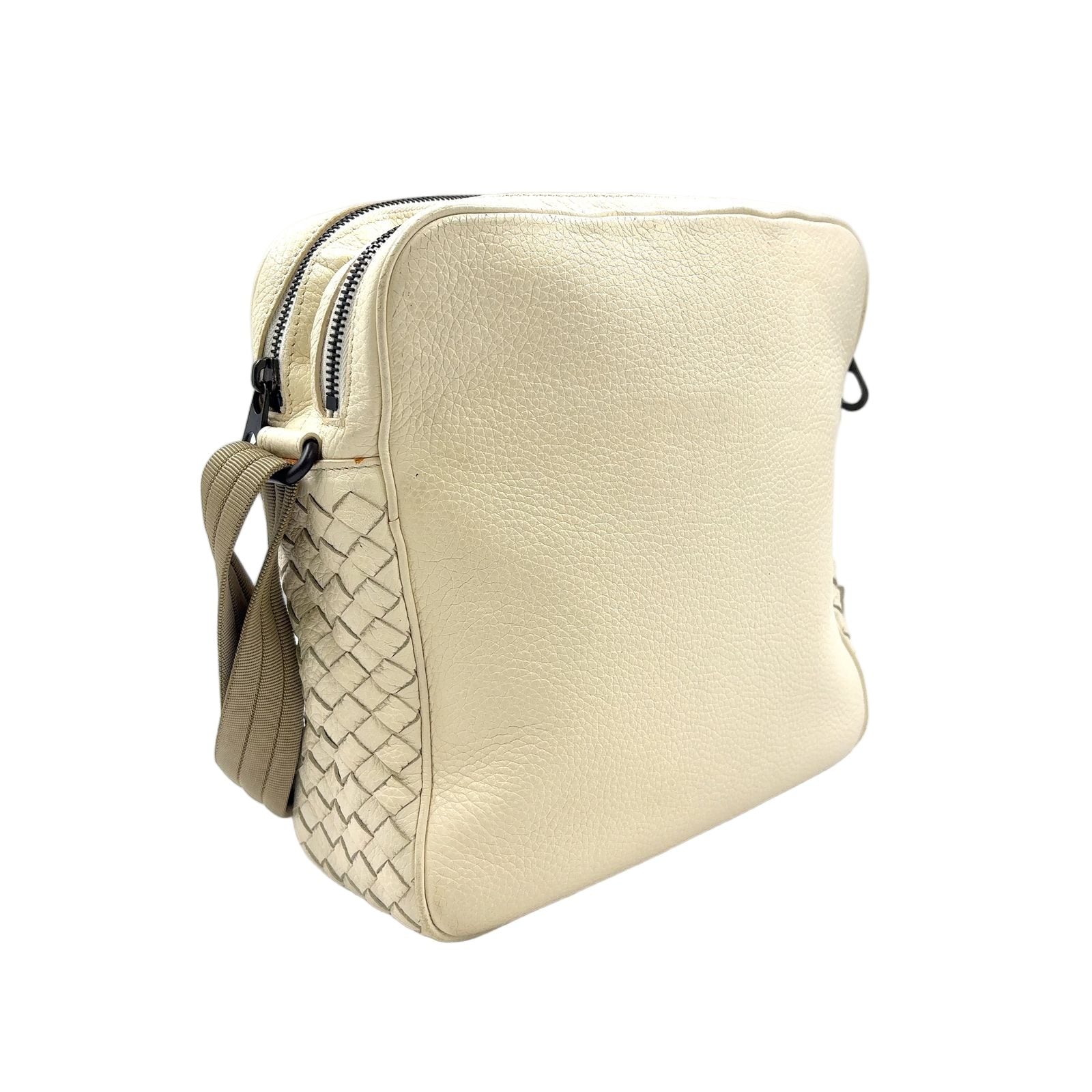 Bottega Veneta Intrecciato Leather Off White Shoulder Bag Black — view 2