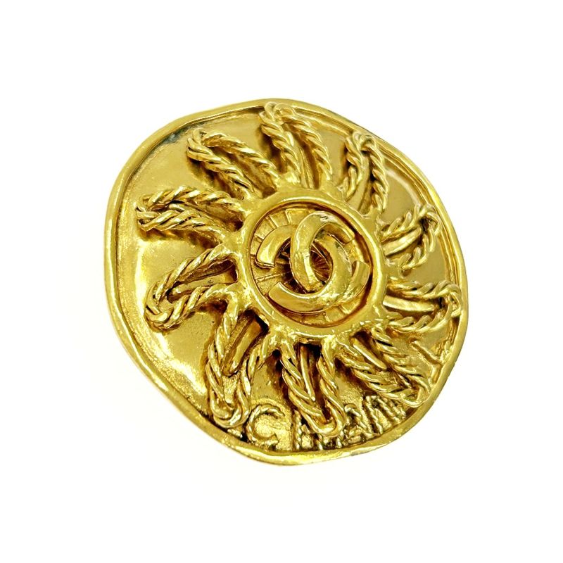 Chanel GP 94 a Coco Mark Sun Brooch Gold — view 4