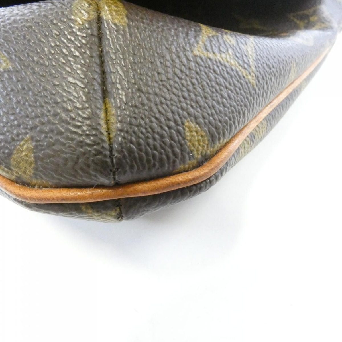 Louis Vuitton Monogram Musette Tango Shoulder Bag — view 4