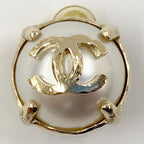 Chanel Coco Mark Pearl Earrings Accessories Gold White — view 4