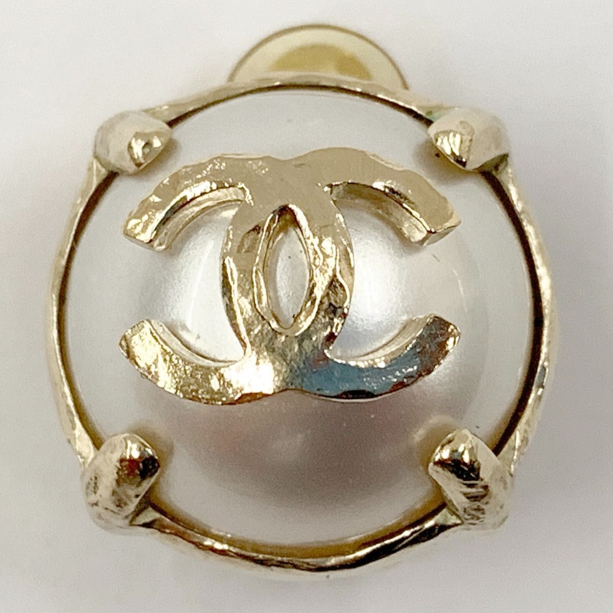 Chanel Coco Mark Pearl Earrings Accessories Gold White — view 4