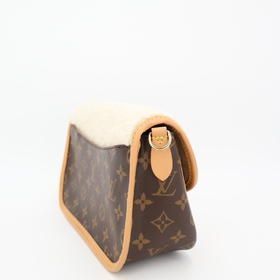 Louis Vuitton Monogram Deanne Nm PM Shoulder Bag — view 6