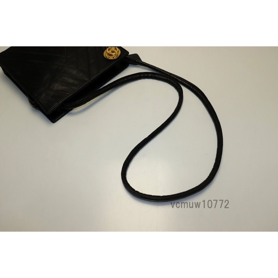 Chanel Stitch Leather Shoulder Bag — view 6