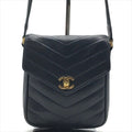 Chanel CC Logo Turnlock Chez Blanc Lambskin Shoulder Bag Navyware