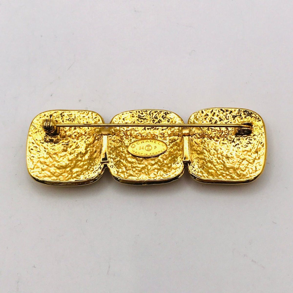 Chanel CC Logo Vintage Brooch Gold — view 3