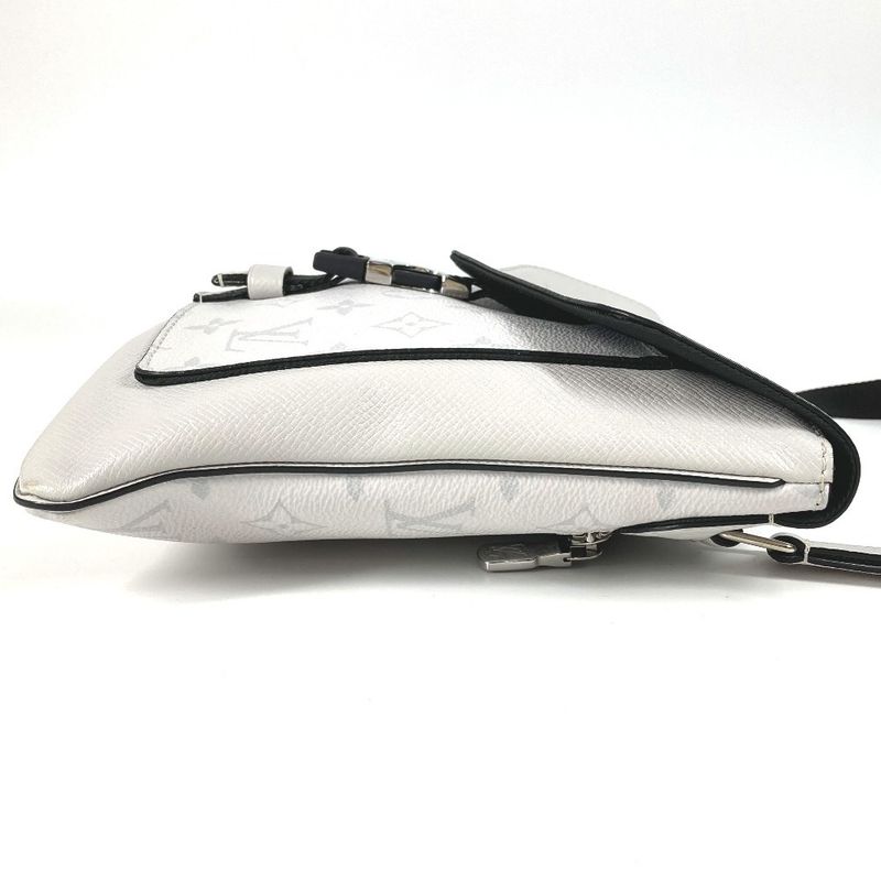 Louis Vuitton Shoulder Bag Flap Messenger Taiga Leather White — view 3