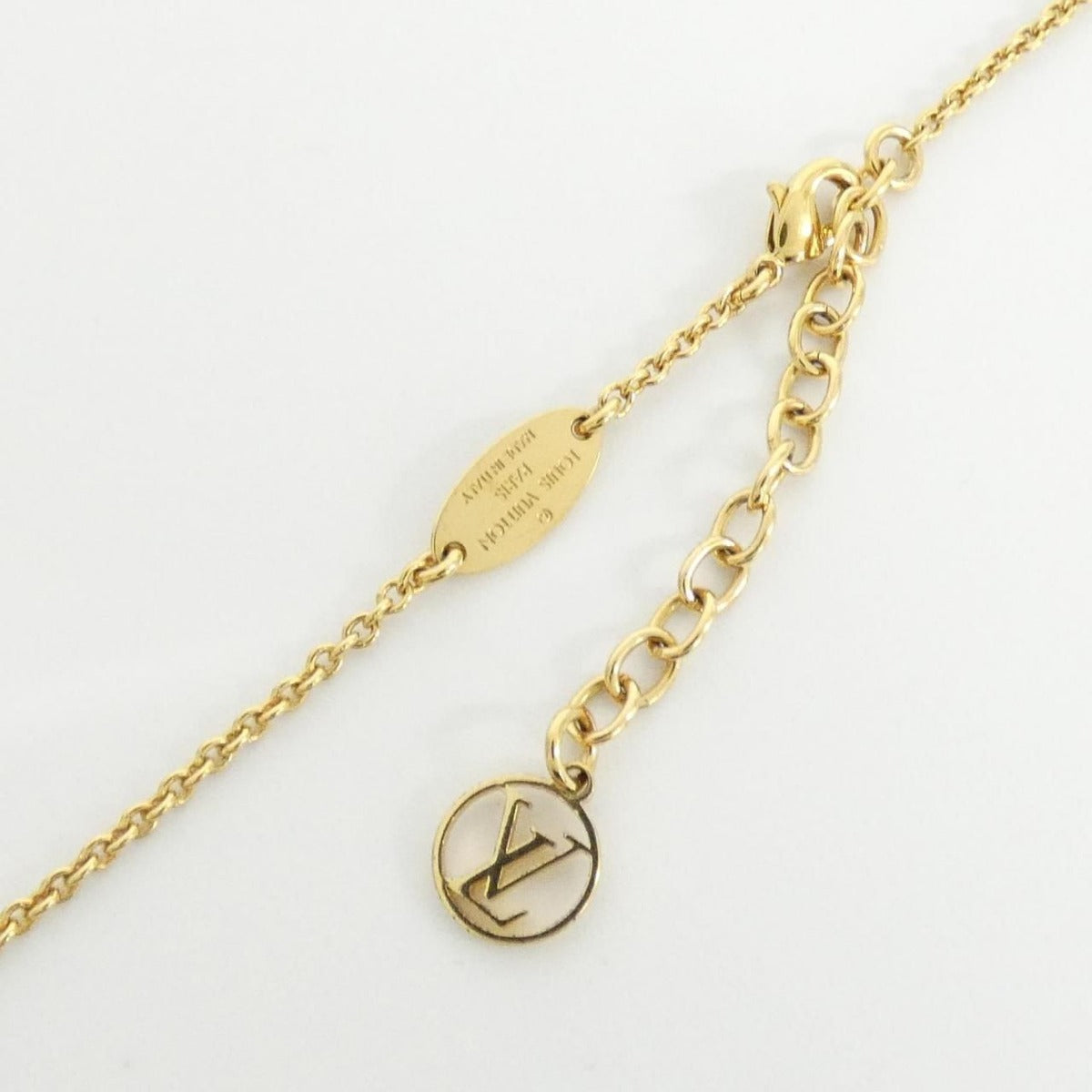 Louis Vuitton Necklace Essential V — view 5
