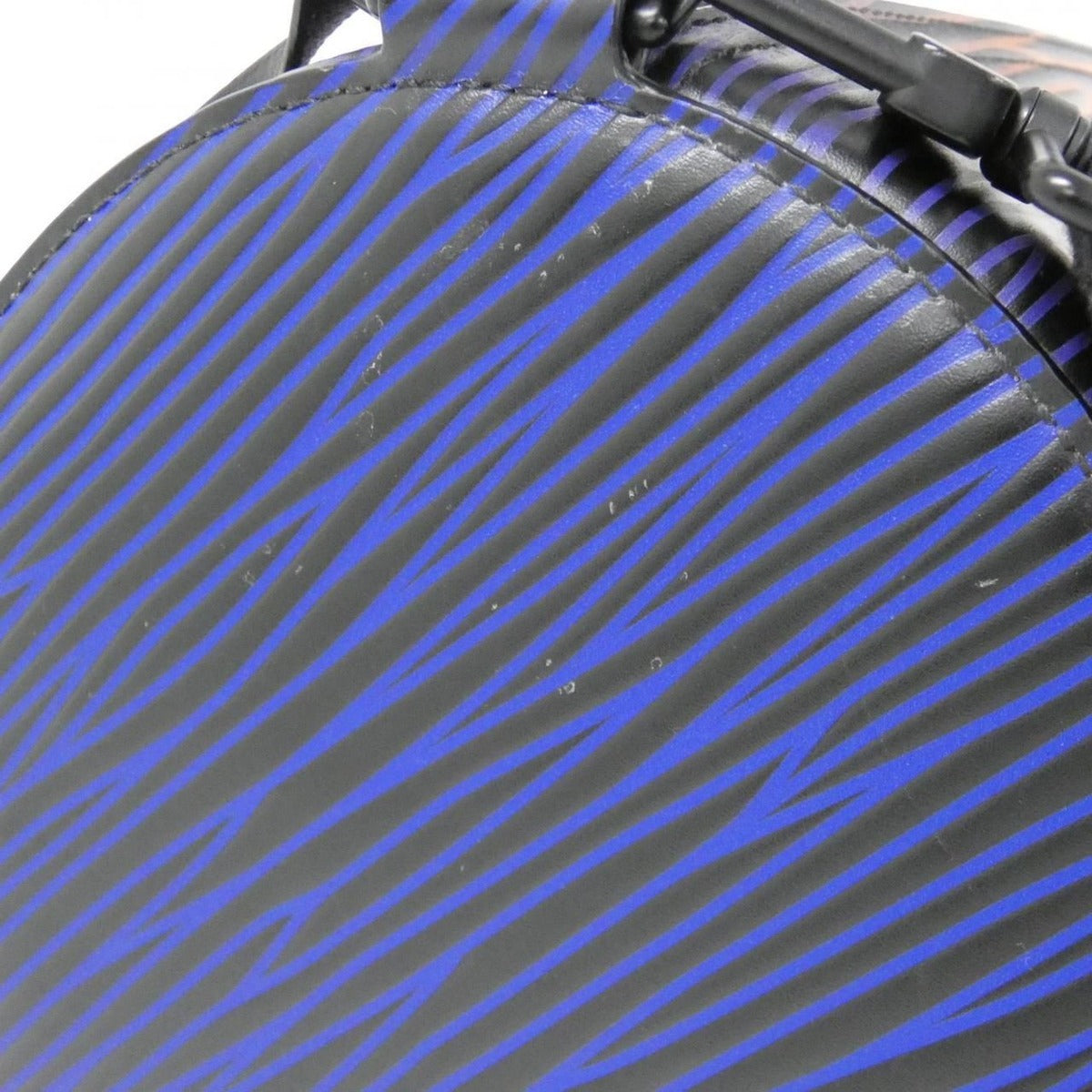 Louis Vuitton Epi XL Soft Porochon Shoulder Bag — view 5