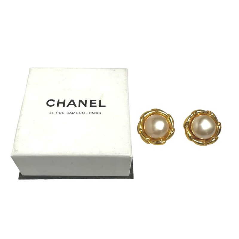 Chanel Rubber None with Blisters Large 93 P Earrings — view 4