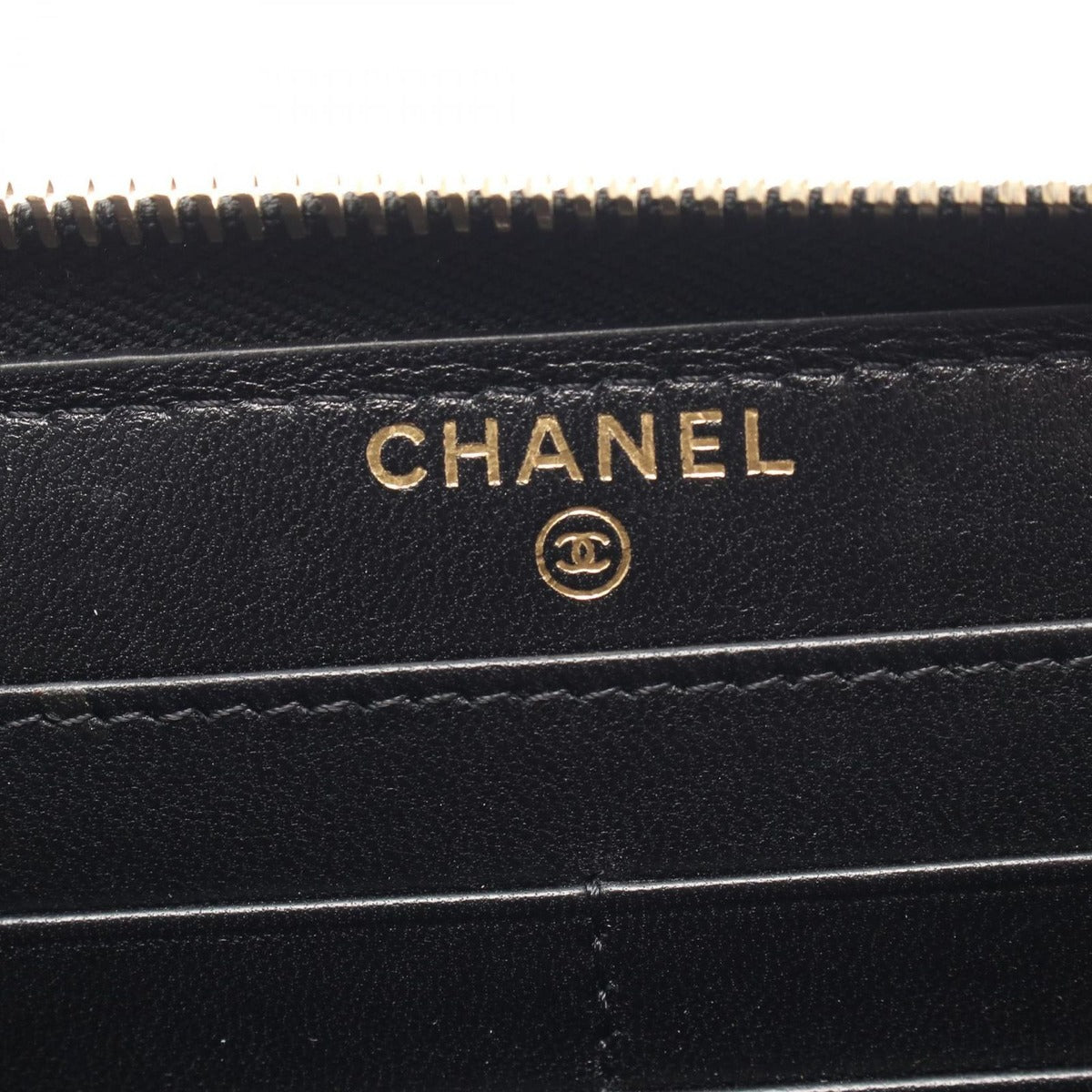 Chanel Round Wallet Classic Long Zip Quilted Black Patent — view 4