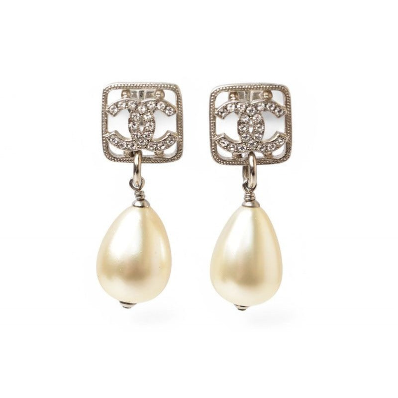 Chanel CC Motif Coco Mark Rhinestone Swing Pearl Silver White — view 4