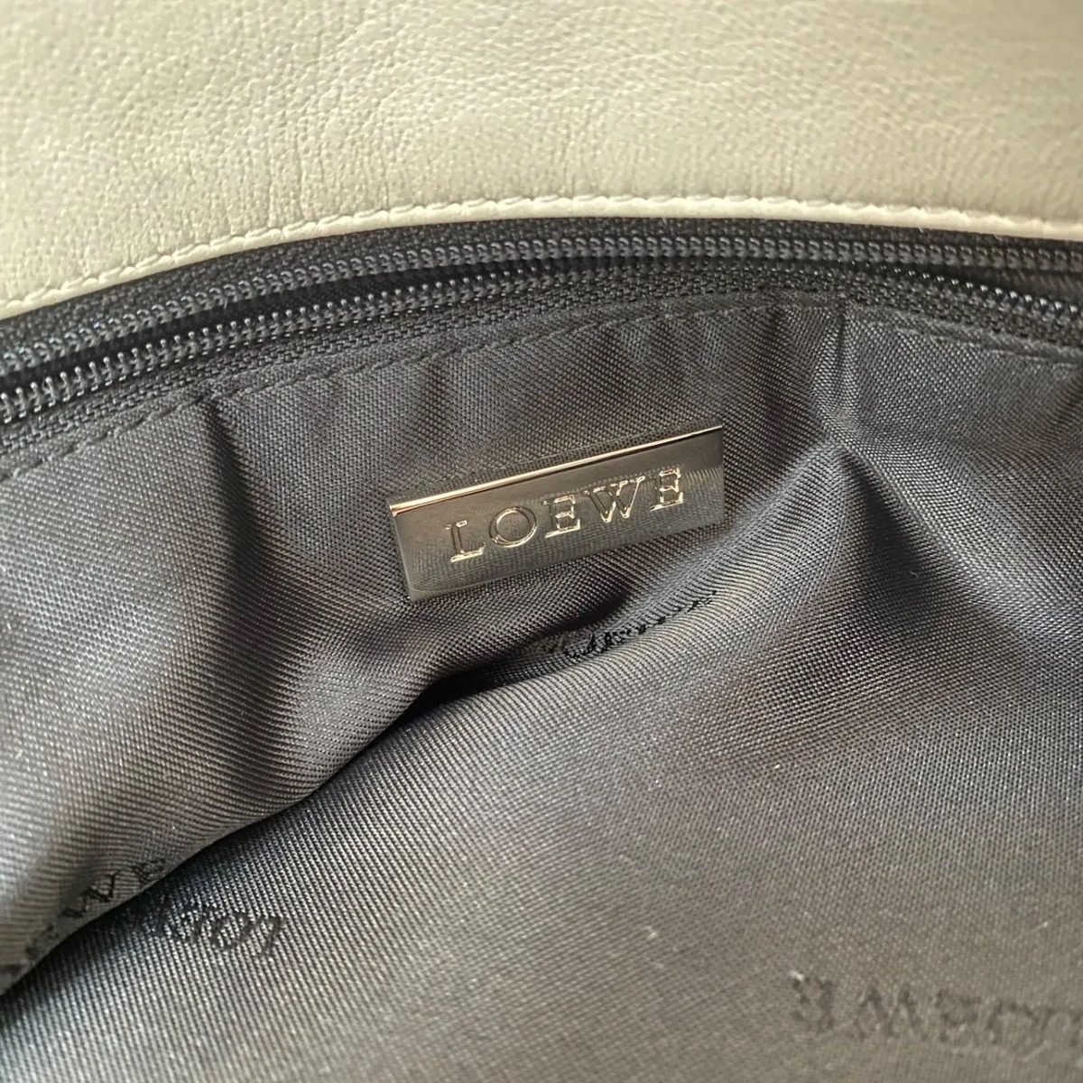 Loewe Handbag Half Moon Leather White Anagram Travel — view 3