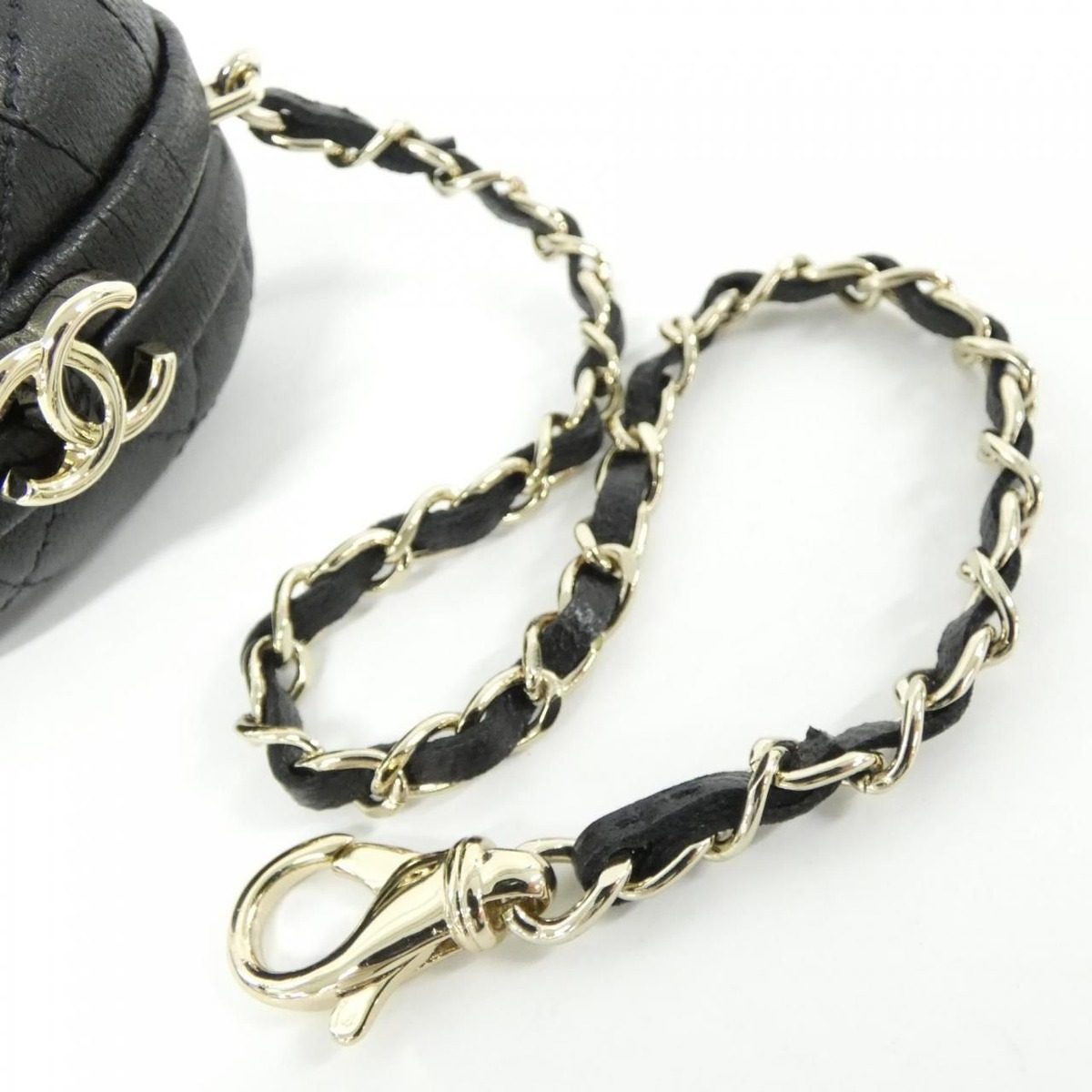 Chanel Bag Charm Handbag Gold — view 4
