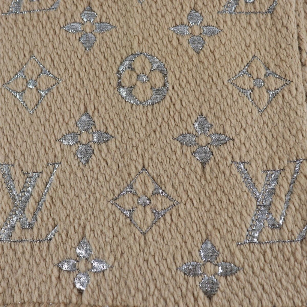 Louis Vuitton Echarpe Logo Mania Shine Wool Silk Scarf with Fringe Beige — view 4