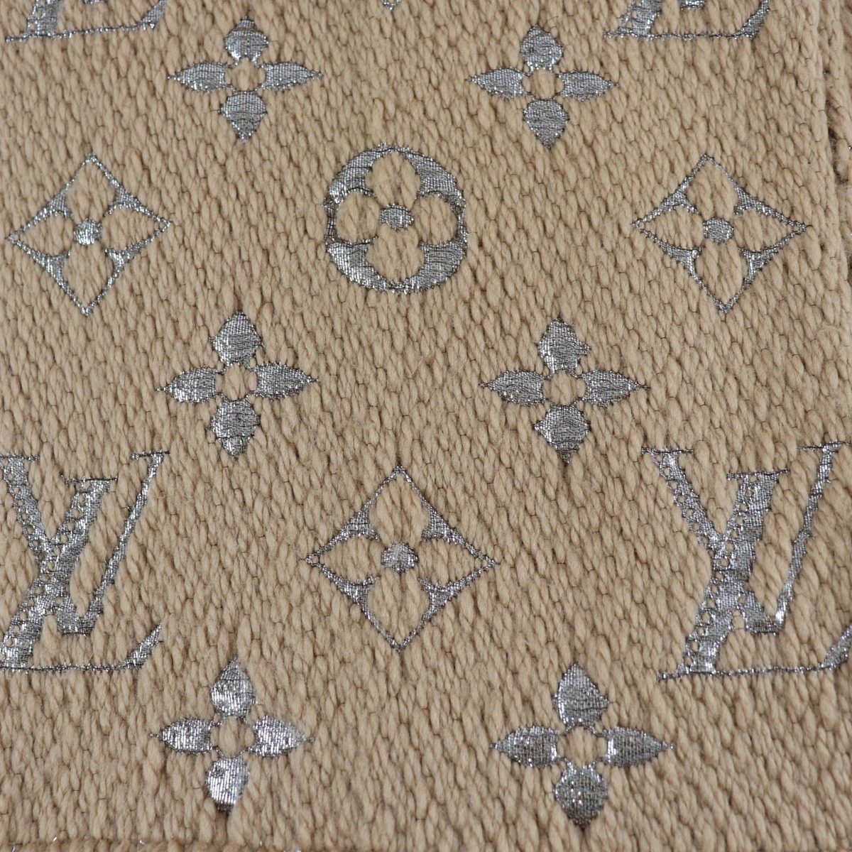 Louis Vuitton Echarpe Logo Mania Shine Wool Silk Scarf with Fringe Beige — view 4