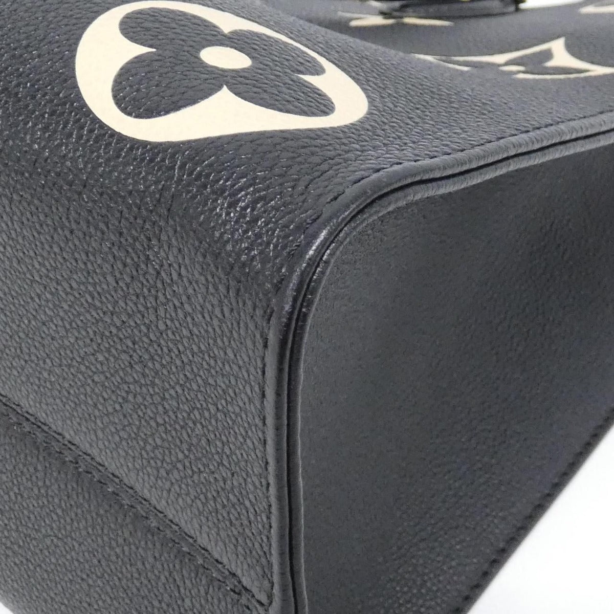 Louis Vuitton Bicolor Monogram Empreinte On The Go MM Bag — view 2