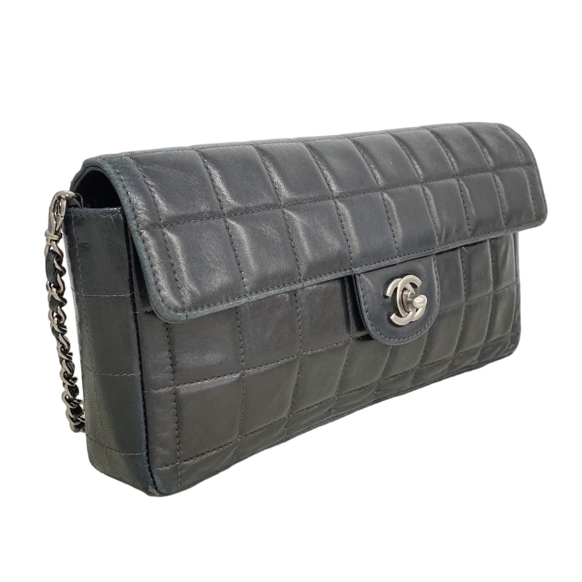 Chanel Shoulder Bag Choco Bar Lambskin Black Silver — view 2