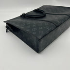 Louis Vuitton Monogram Eclipse Sac Plat Horizontal Zip Tote — view 7
