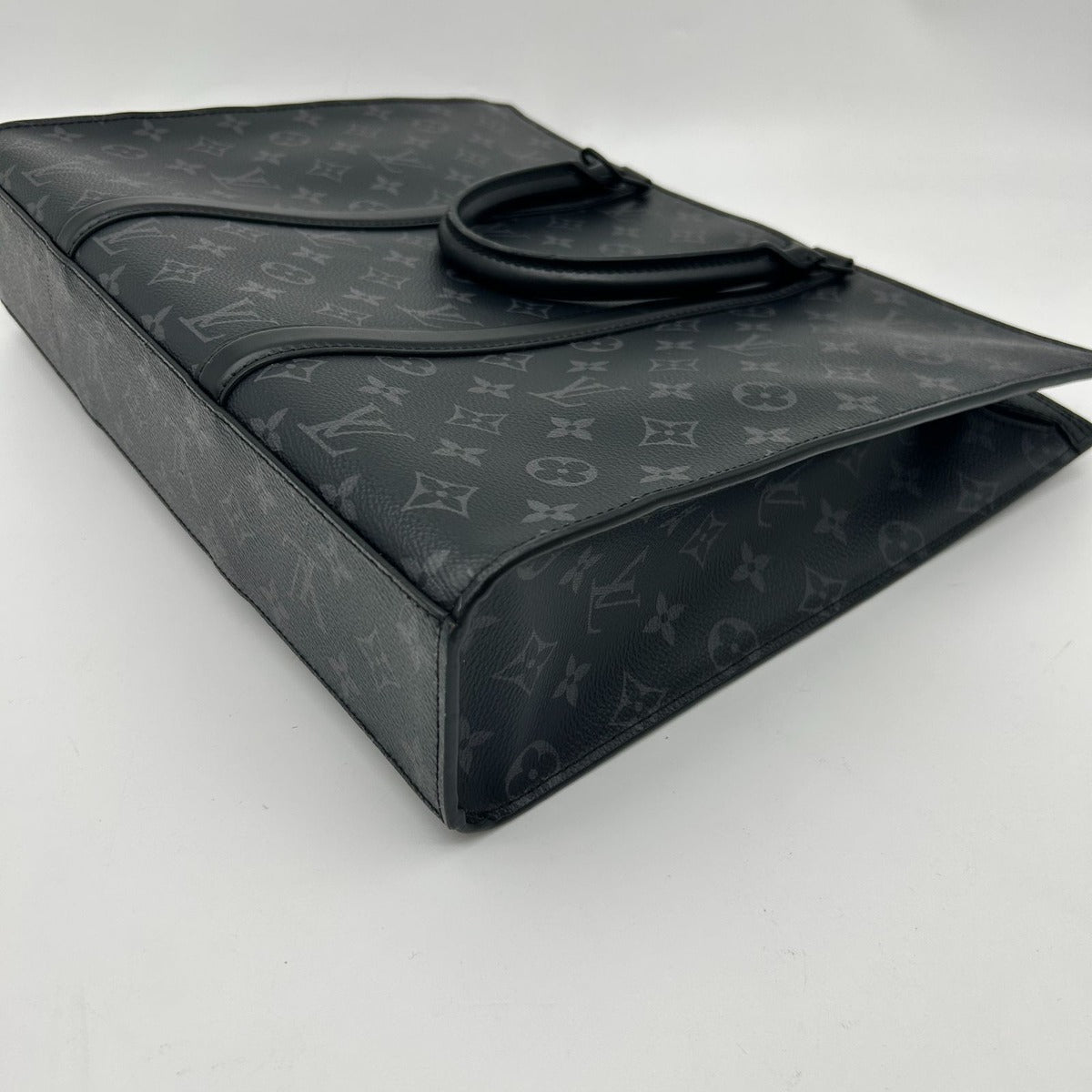 Louis Vuitton Monogram Eclipse Sac Plat Horizontal Zip Tote — view 8