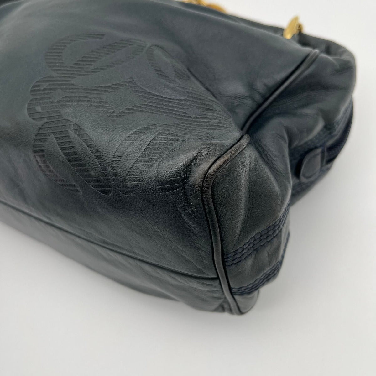 Loewe Shoulder Bag Black Anagram Embossed Nappa Leather Chain Vintage — view 9