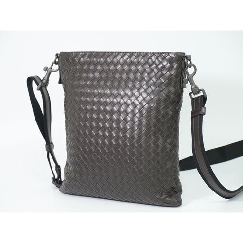 Bottega Veneta Intrecciato Shoulder Bag Pochette Leather Brown — view 2