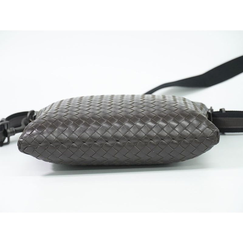 Bottega Veneta Intrecciato Shoulder Bag Pochette Leather Brown — view 4