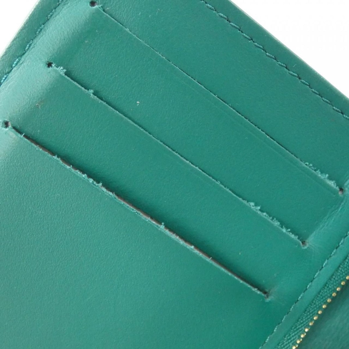 Louis Vuitton Taurillon LV Vertical CP Wallet Emeraude — view 5